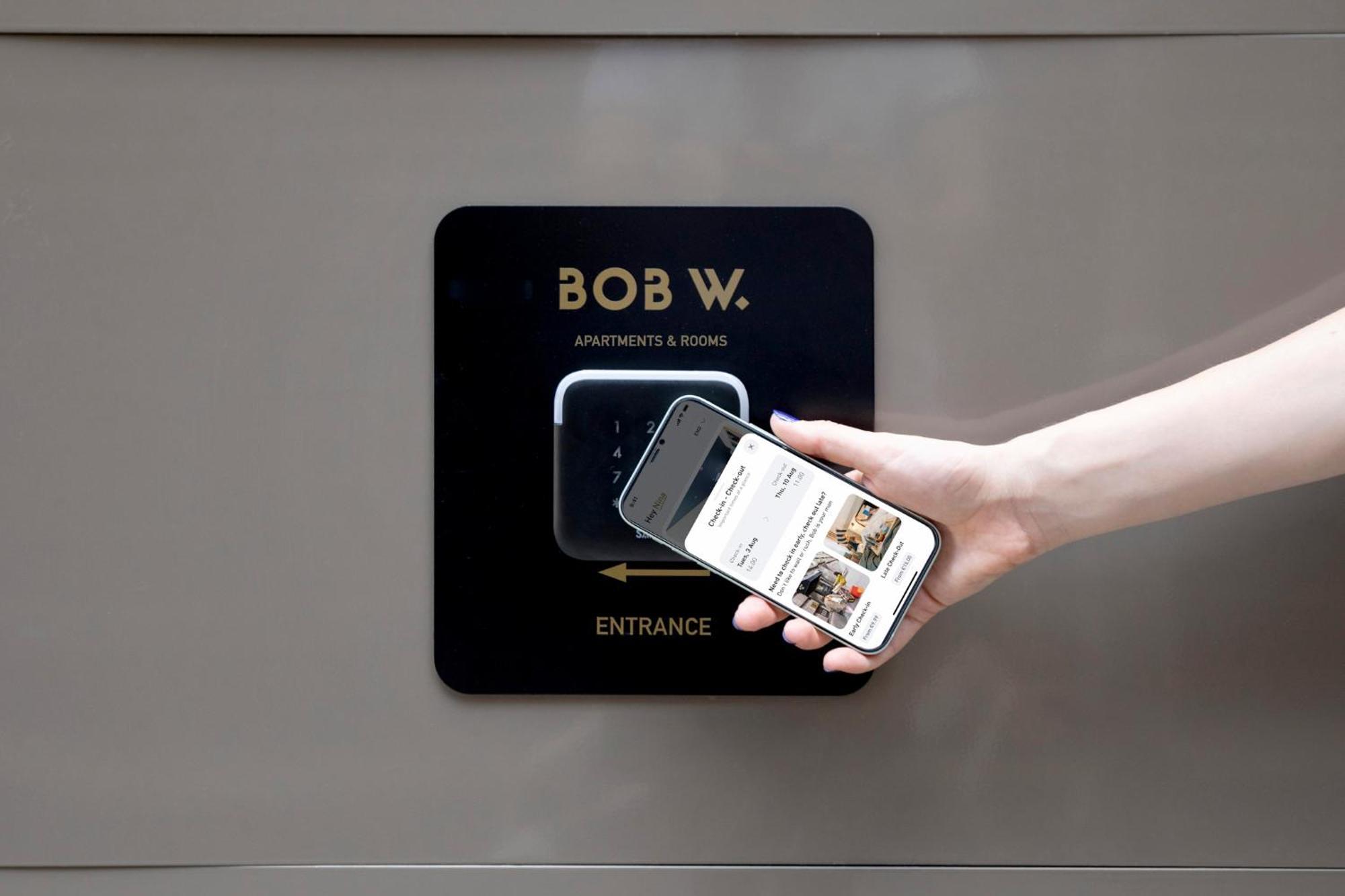 Bob W Kluuvi Helsínquia Exterior foto